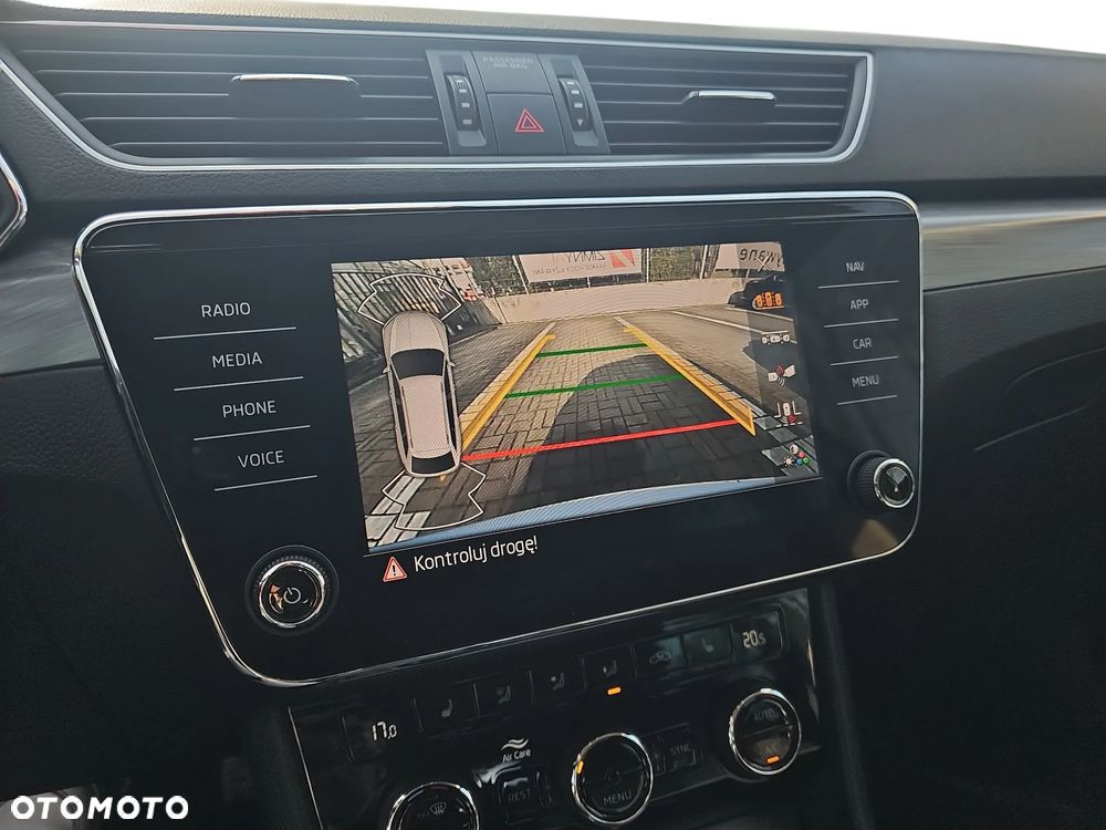 Skoda Superb 2.0 TDI SCR Style DSG - 35