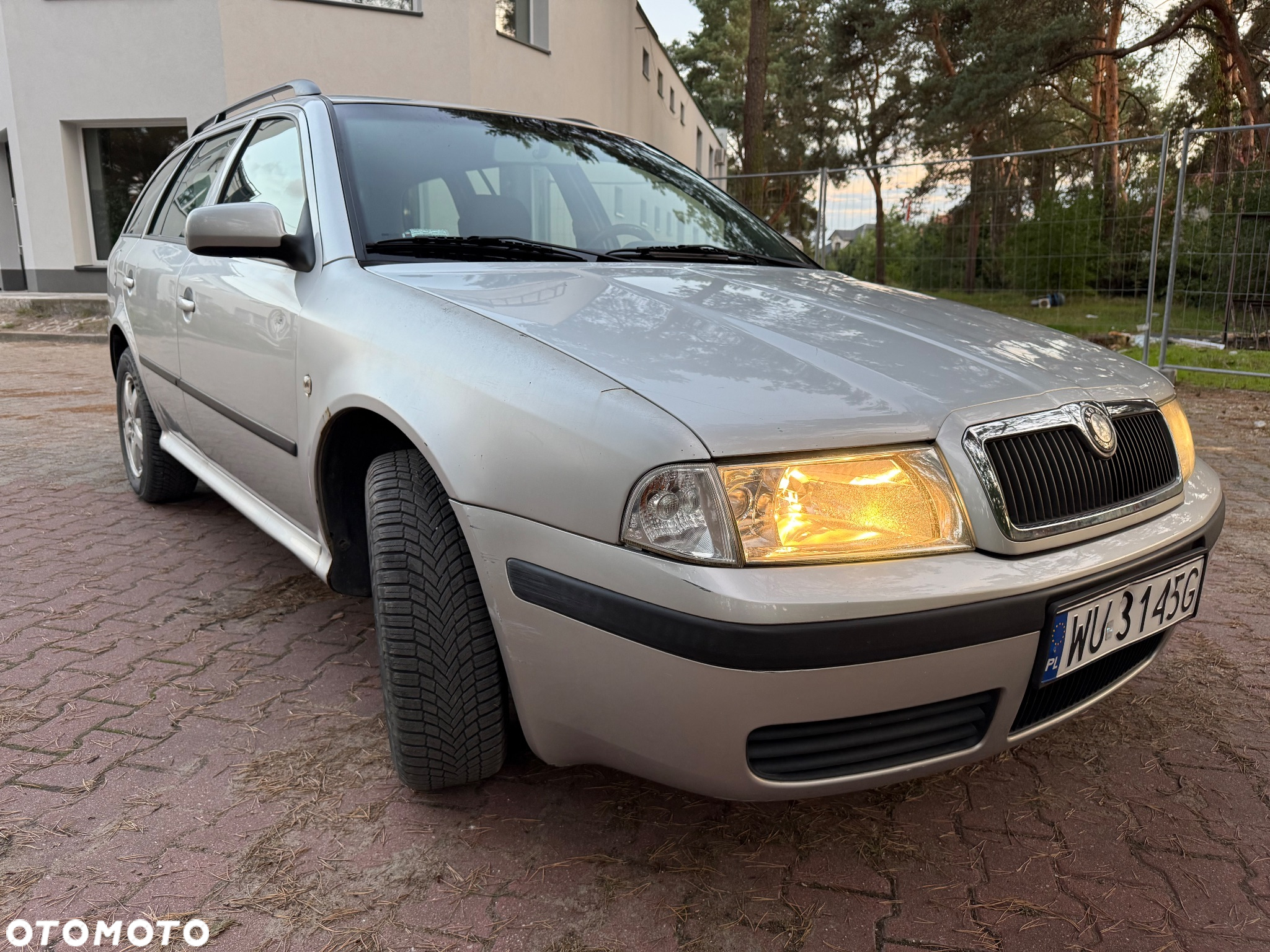 Skoda Octavia 1.6 Automatik Ambiente - 2