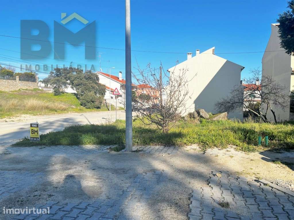 Terreno para construção de duas moradias geminadas - Grande imagem: 4/12