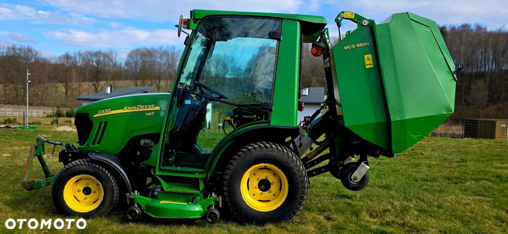 John Deere 2320 HST - 5
