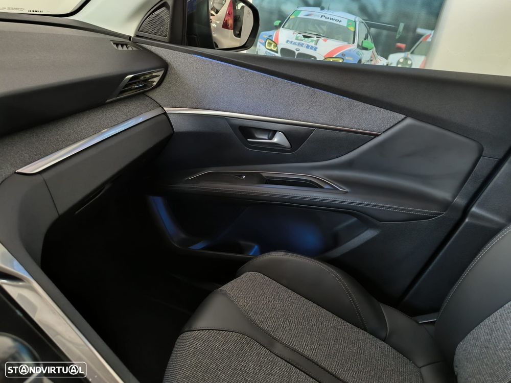 Peugeot 3008 PureTech 130 Stop & Start GPF Allure Pack - 18