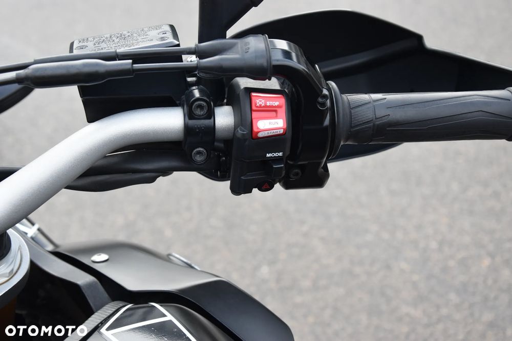 Yamaha Super Tenere - 11
