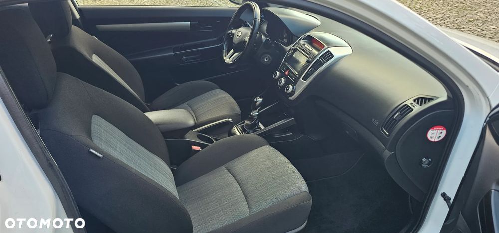 Kia ProCeed - 9