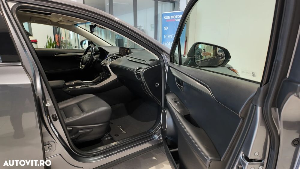 Lexus Seria NX 300h E-FOUR F SPORT - 12