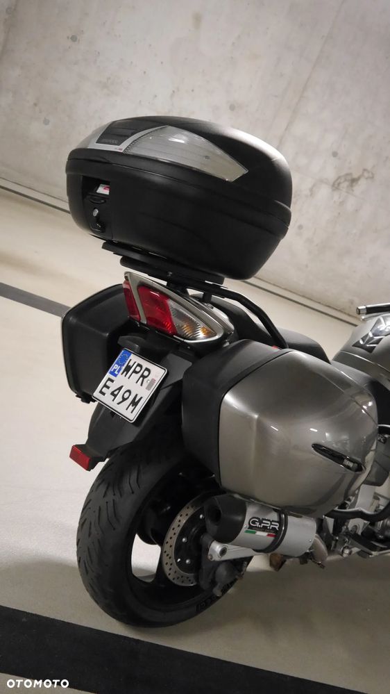 Yamaha FJR - 6