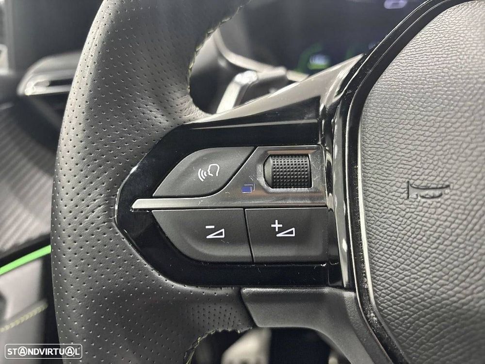 Peugeot 2008 1.2 PureTech GT EAT8 - 21