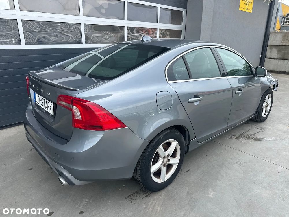 Volvo S60 - 1