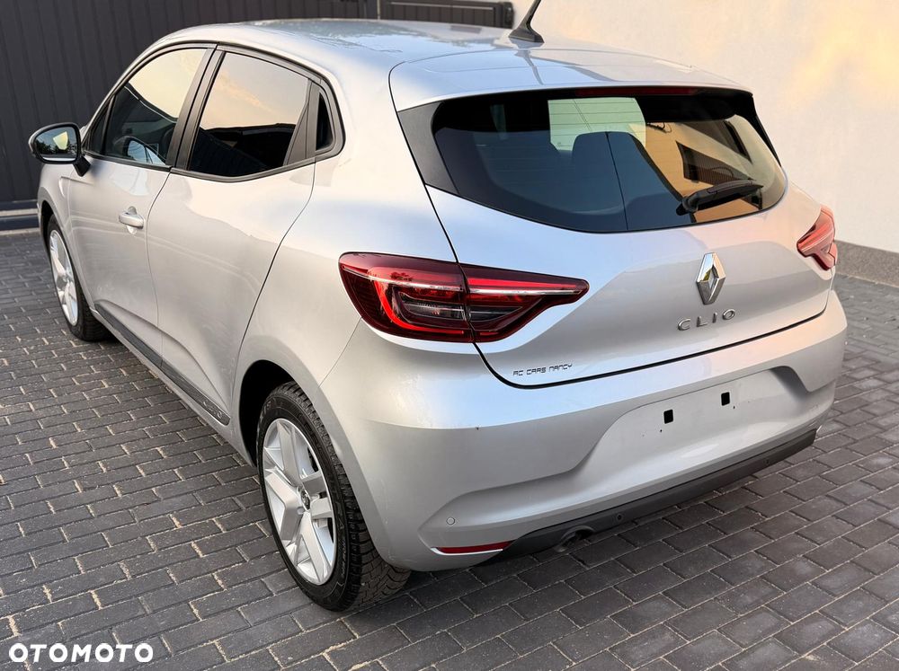 Renault Clio - 23