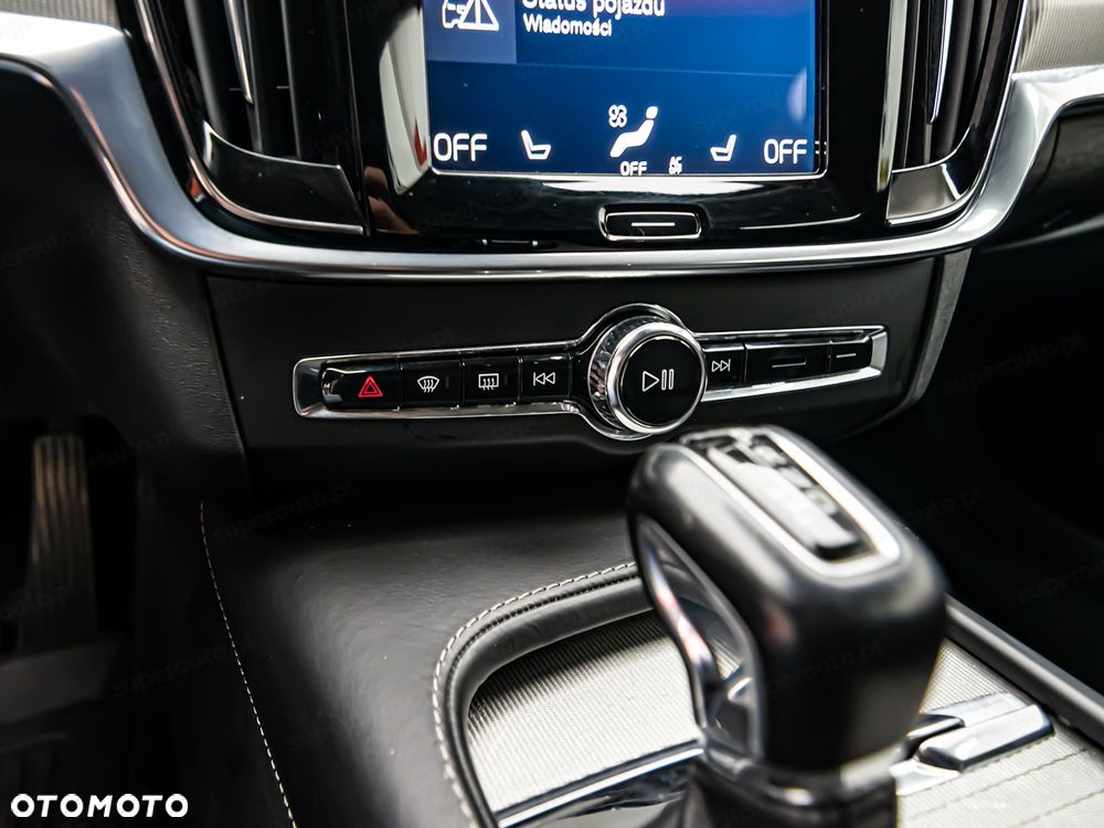 Volvo S90 D5 AWD R-Design - 23