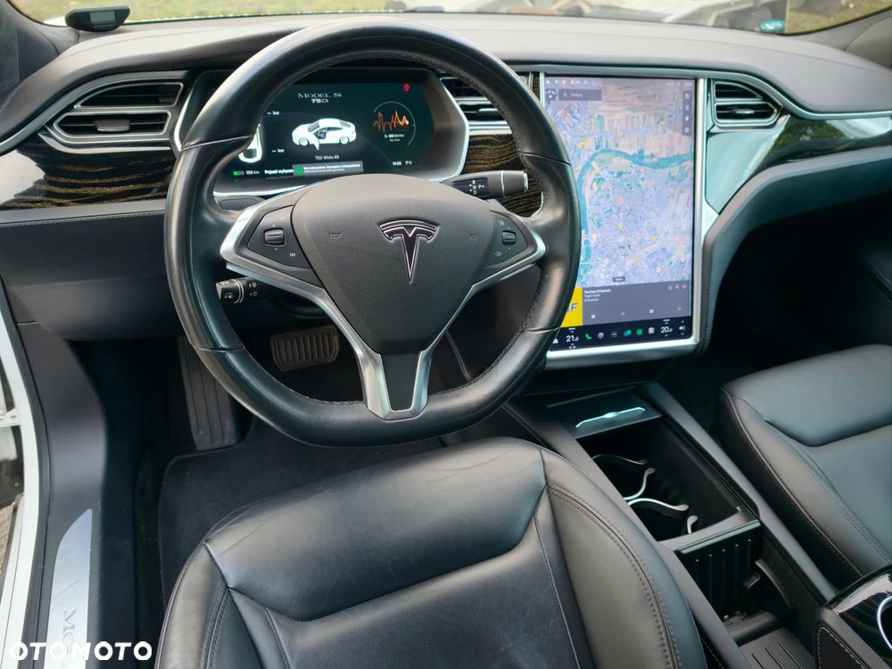 Tesla Model S - 21