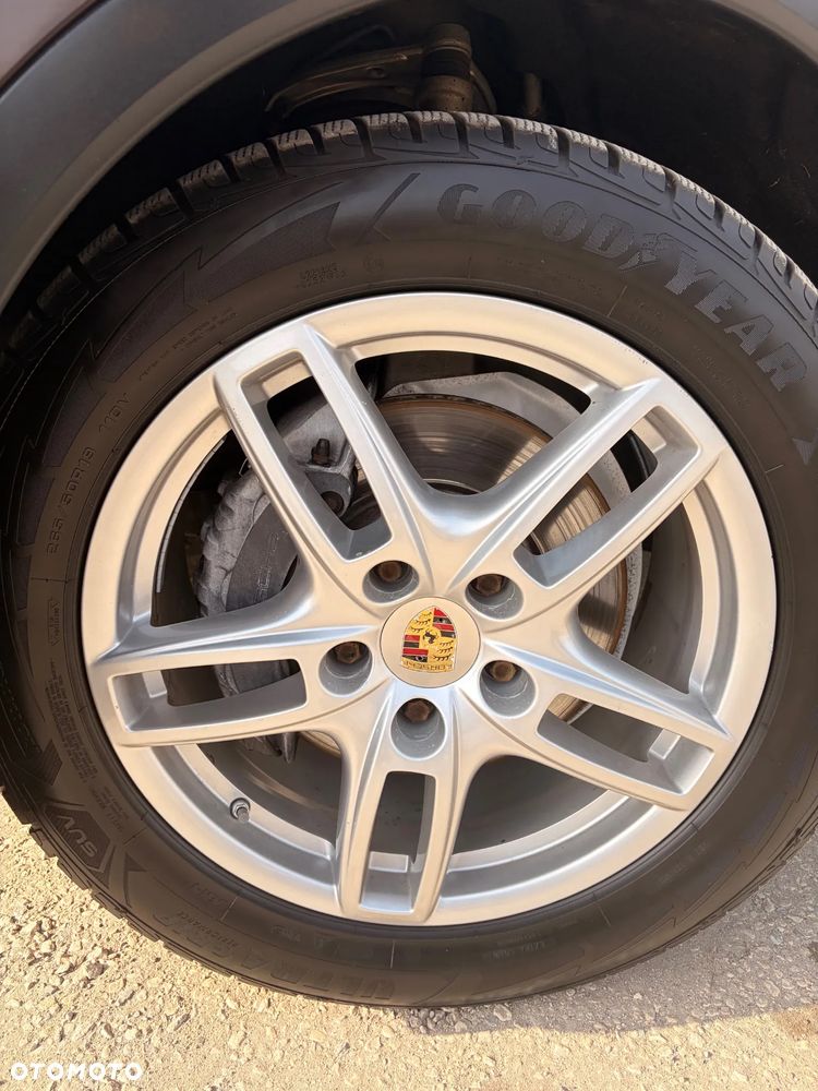 Porsche Cayenne Diesel Platinum Edition - 18