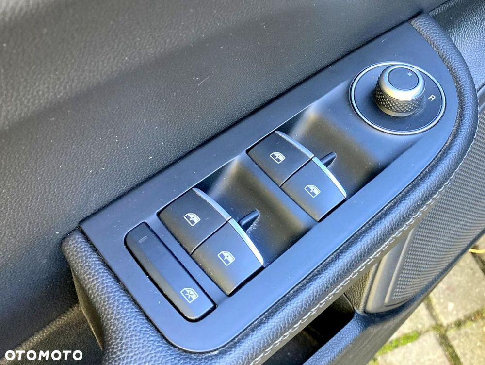 Alfa Romeo Giulia 2.0 Turbo 16V AT8 Executive - 26