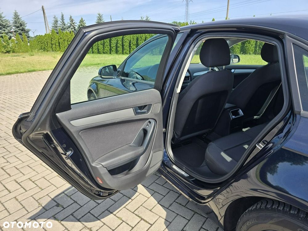 Audi A4 Limousine - 16
