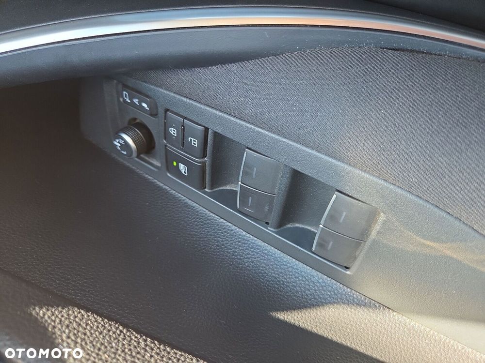 Toyota Corolla - 21