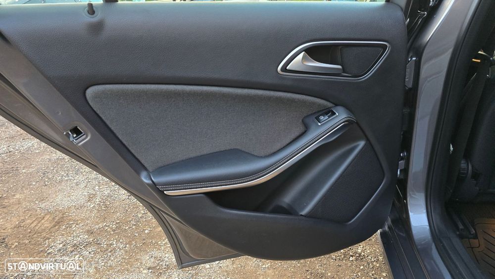 Mercedes-Benz A 180 d Urban - 32