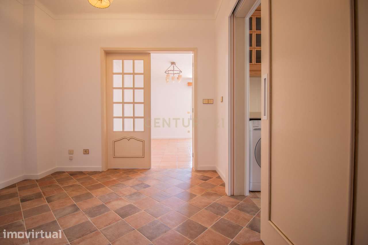 Apartamento T3 Renovado para Arrendamento – Alto do Forno, Buarcos | F - Grande imagem: 2/30