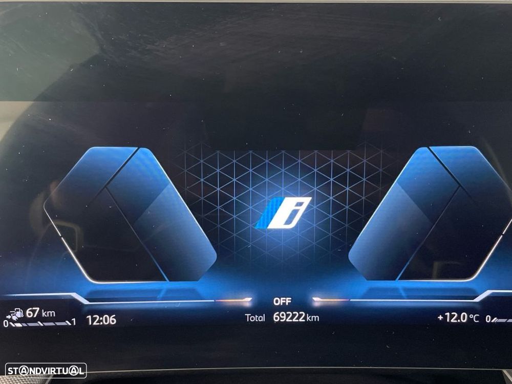 BMW 225xe Active Tourer e xDrive Pack Desportivo M - 9