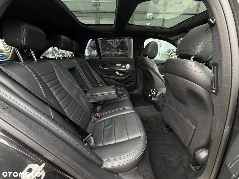 Mercedes-Benz Klasa E 300 de 4Matic 9G-TRONIC AMG Line - 19