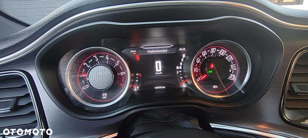 Dodge Challenger - 8