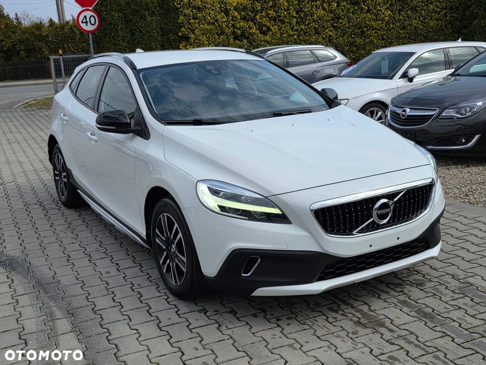 Volvo V40 D2 Drive-E Summum - 1
