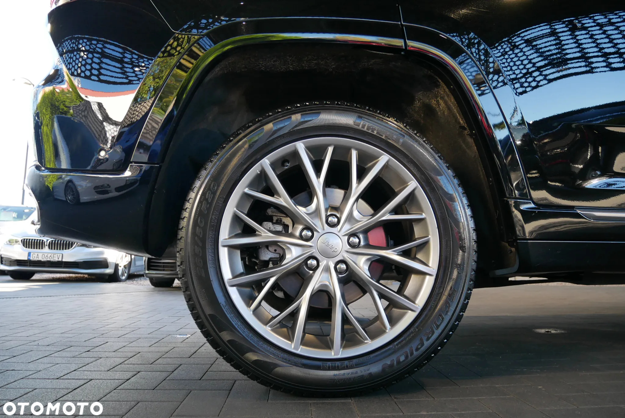 Jeep Grand Cherokee - 39