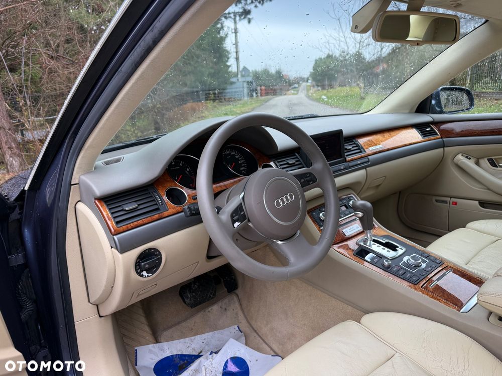 Audi A8 4.2 Quattro - 14