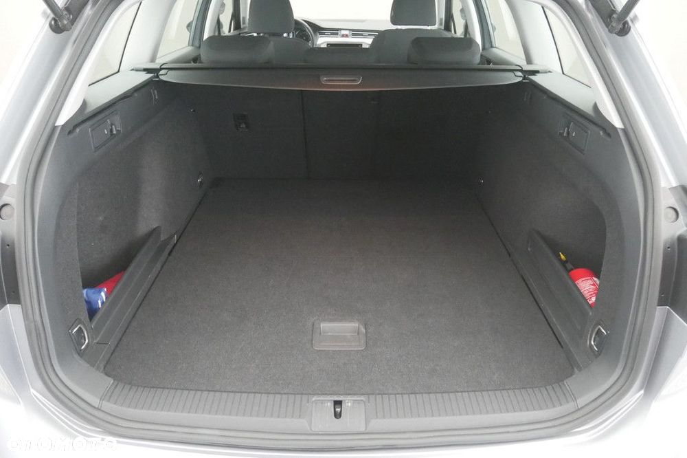 Volkswagen Passat Variant 1.5 TSI EVO Essence DSG - 16