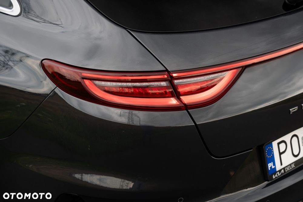 Kia ProCeed 1.6 T-GDI GT DCT - 13