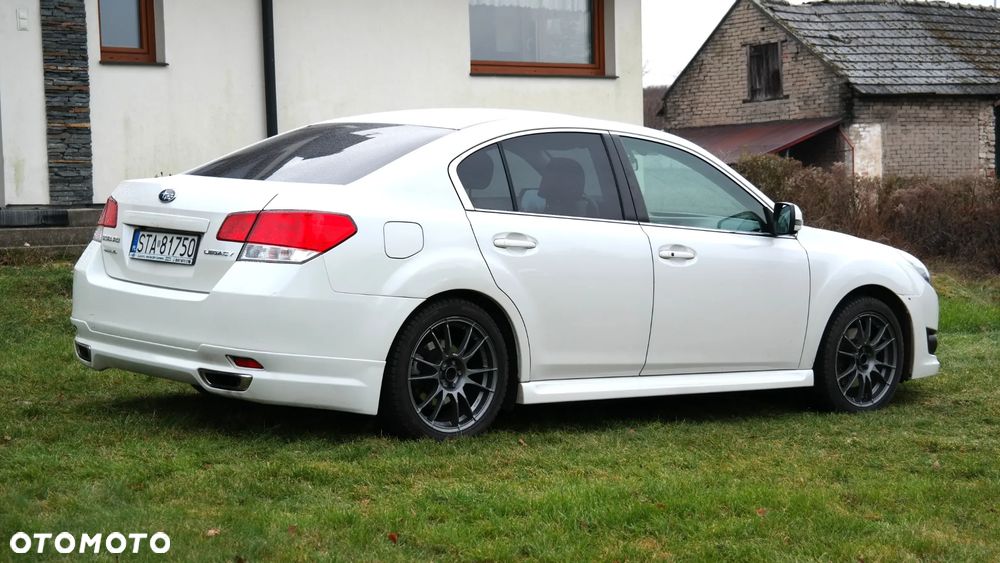 Subaru Legacy 2.5i GT - 8