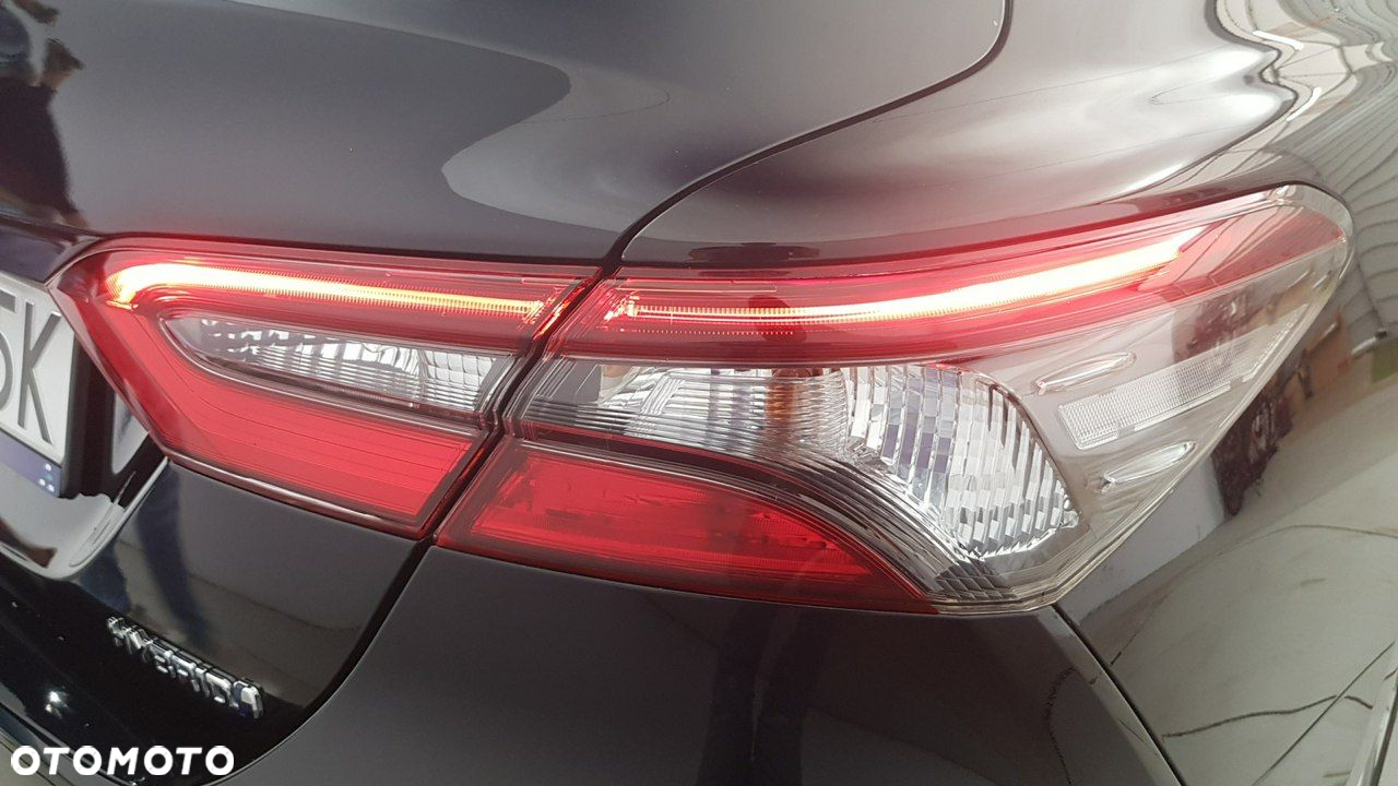Toyota Camry - 16
