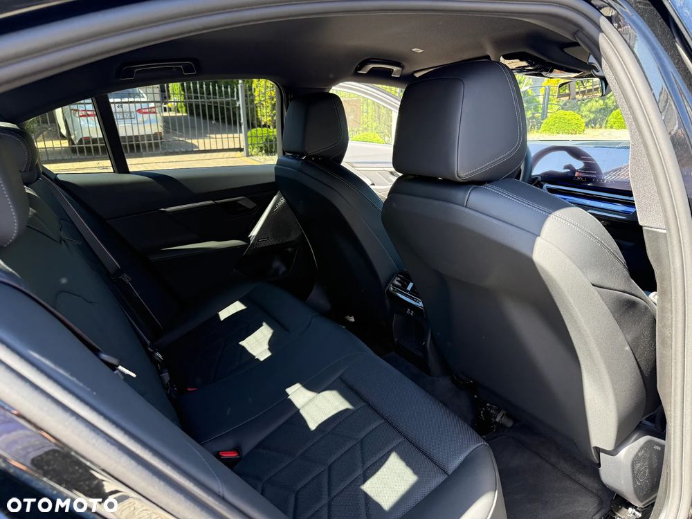 BMW Seria 5 520d mHEV M Sport - 11