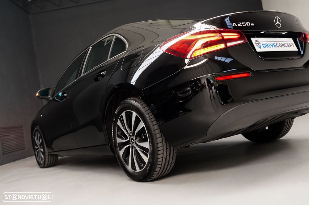 Mercedes-Benz A 250 Limousine e Progressive - 28