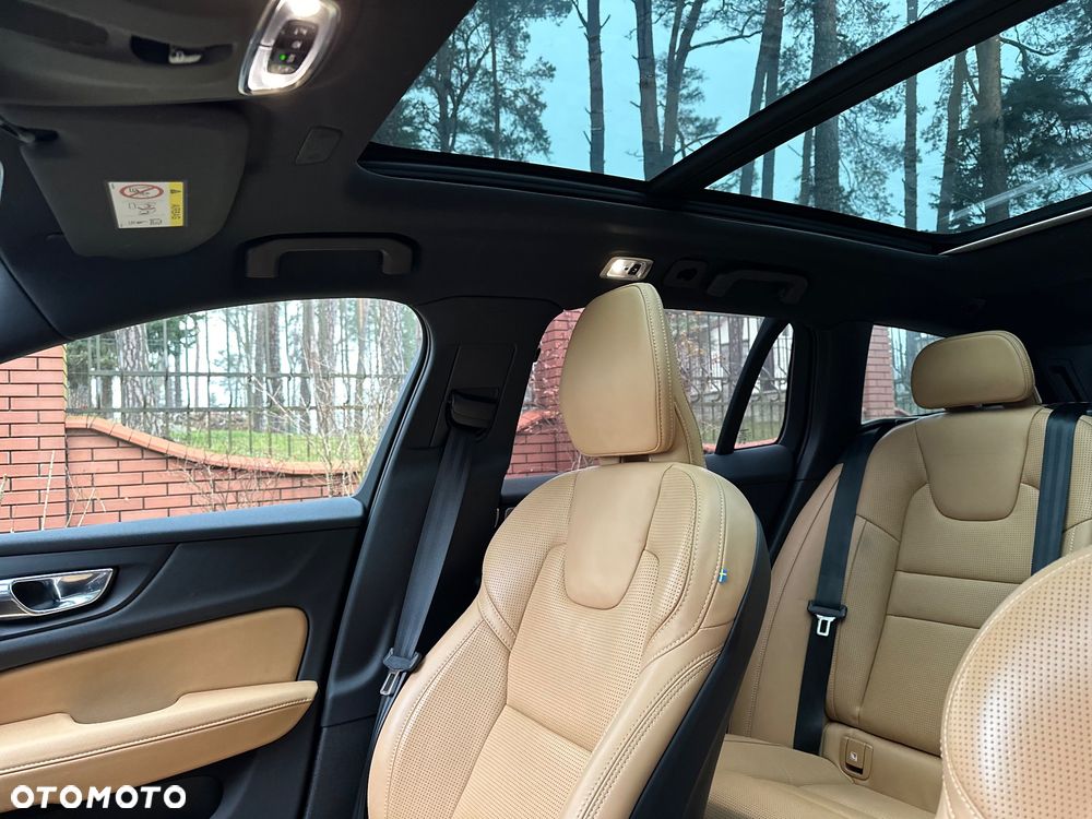 Volvo V60 T5 AWD Momentum Pro - 10