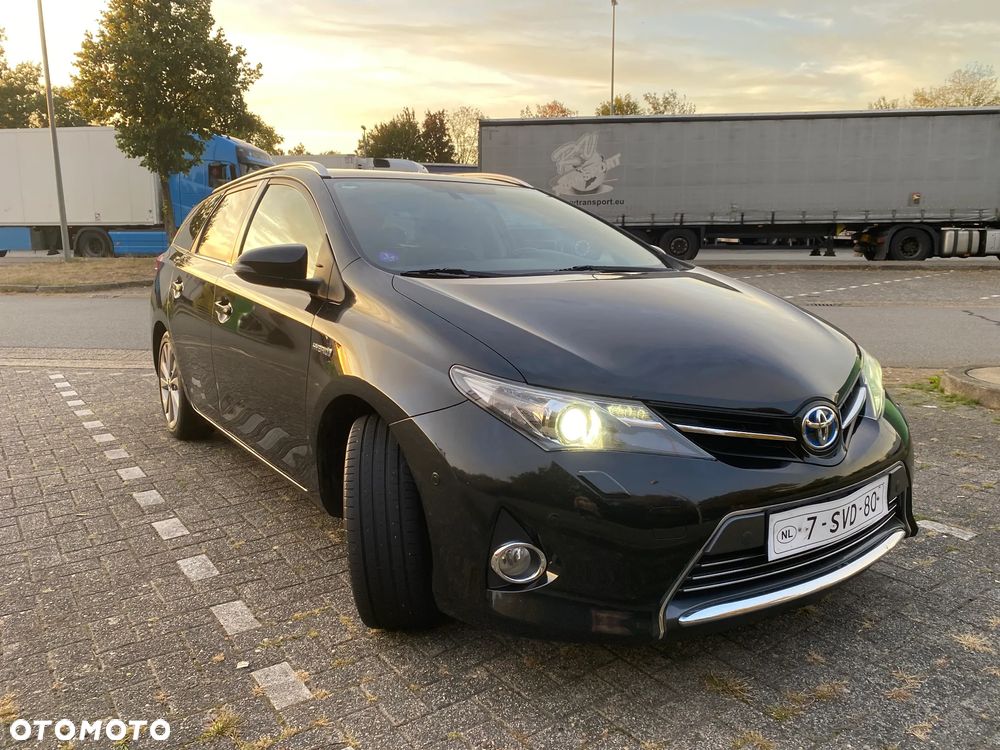 Toyota Auris - 1