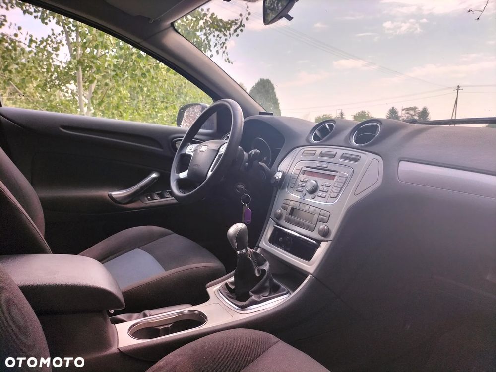 Ford Mondeo 1.8 TDCi Trend - 8