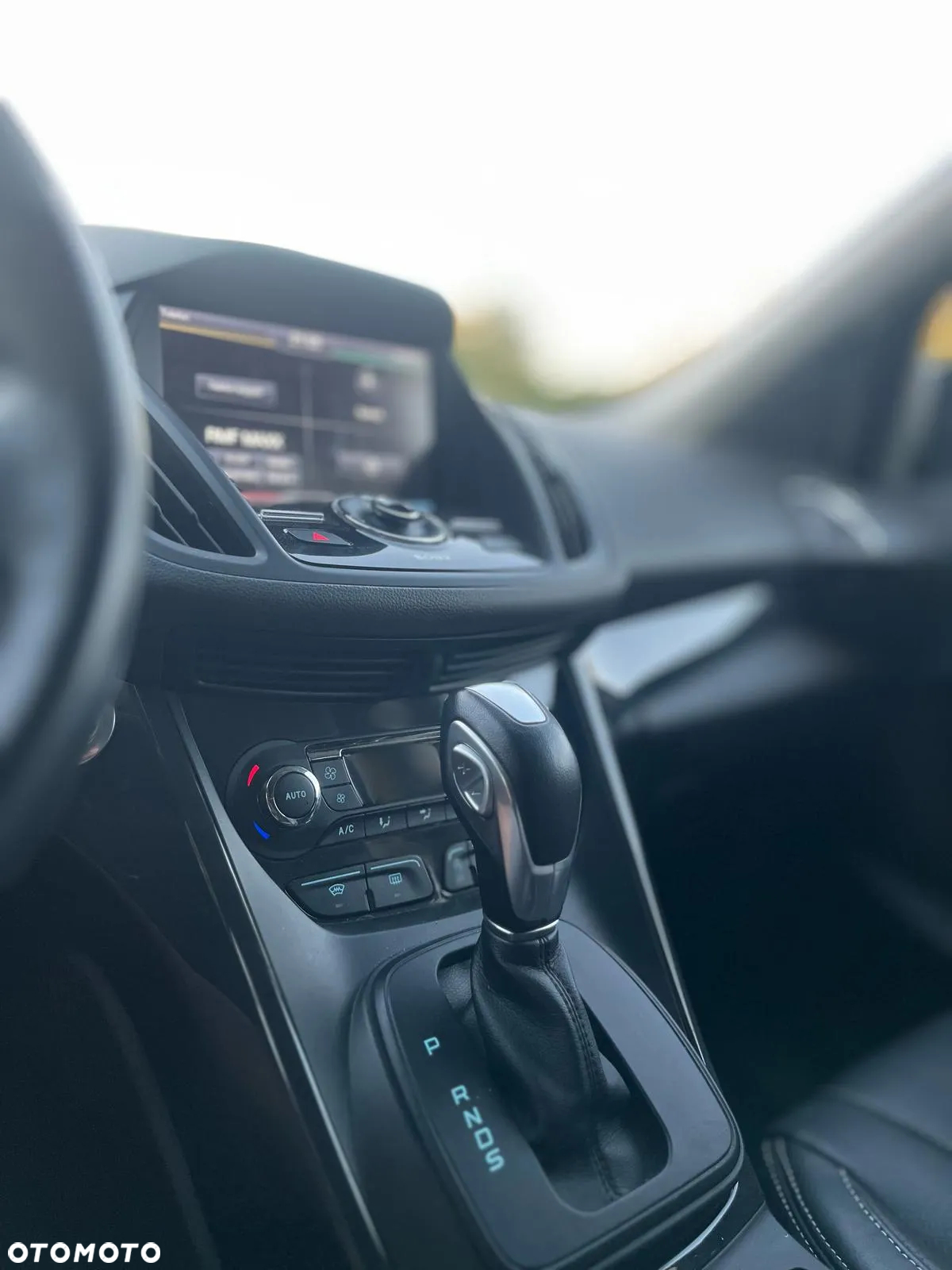 Ford Kuga 2.0 TDCi 4x4 Individual - 12