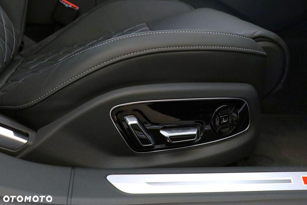 Audi S8 - 15