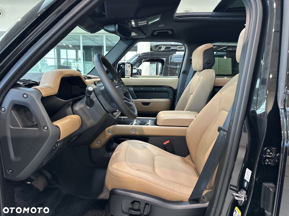Land Rover Defender - 10
