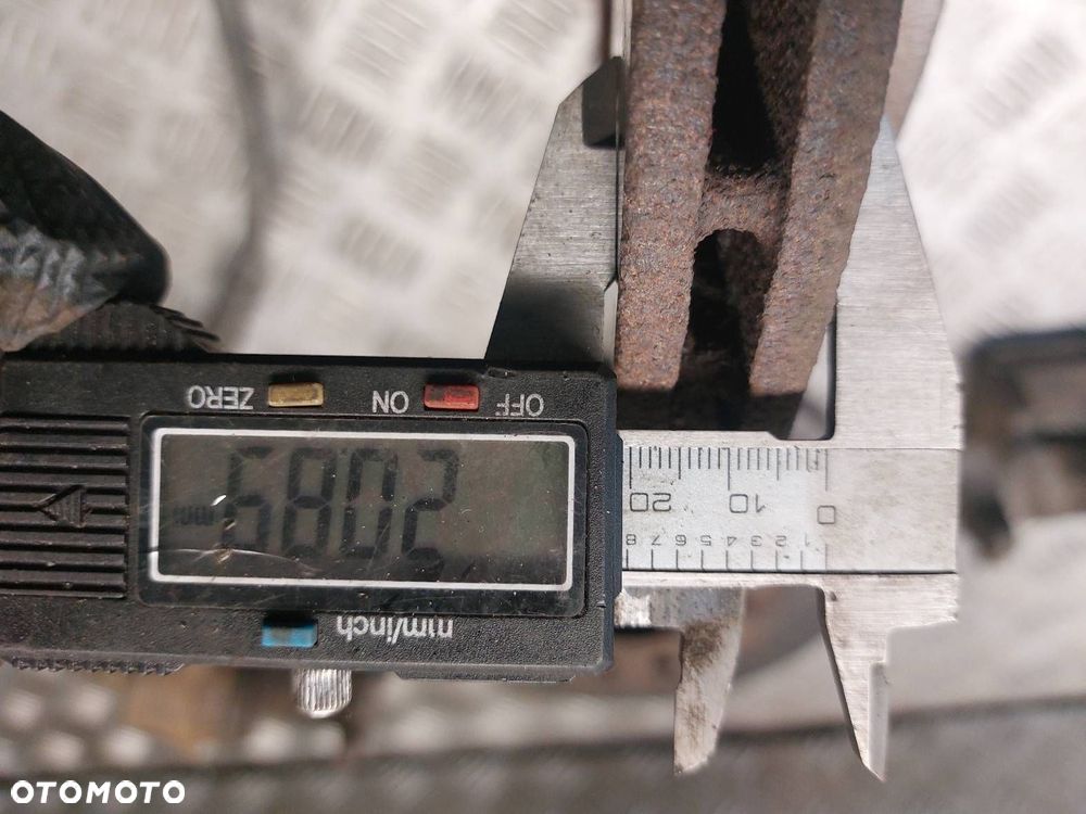 TARCZE HAMULCOWE PRZÓD + KLOCKI + ZACISKI SKODA OCTAVIA II LIFT 1.9 TDI - 7