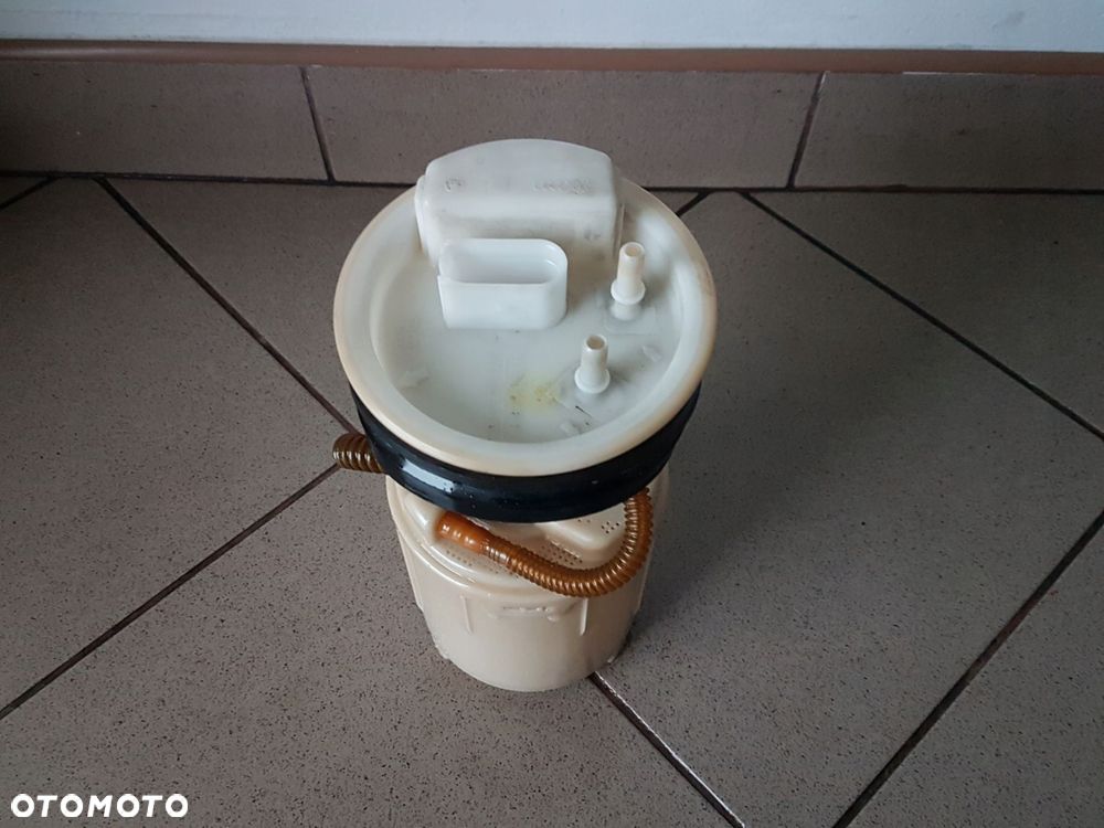 AUDI A3 GOLF 1.6 POMPA POMKA PALIWA 1J0919051H - 12