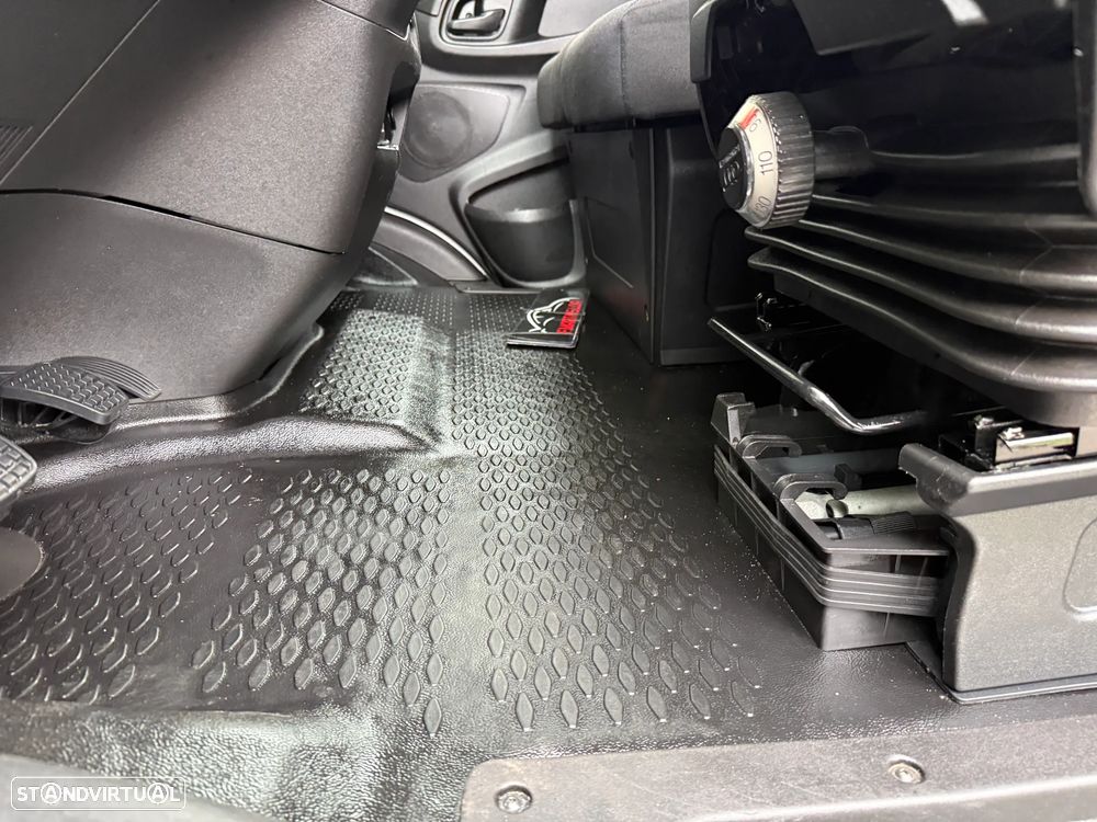 Iveco DAILY 35-140 PLATAFORMA ELEVATÓRIA - 19