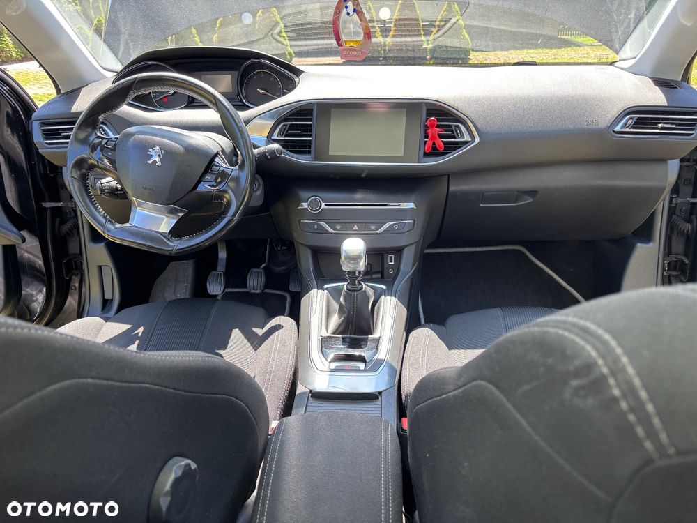 Peugeot 308 1.6 e-HDi Allure S&S - 11