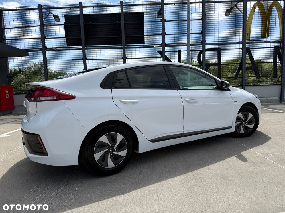 Hyundai IONIQ Hybrid Business - 8