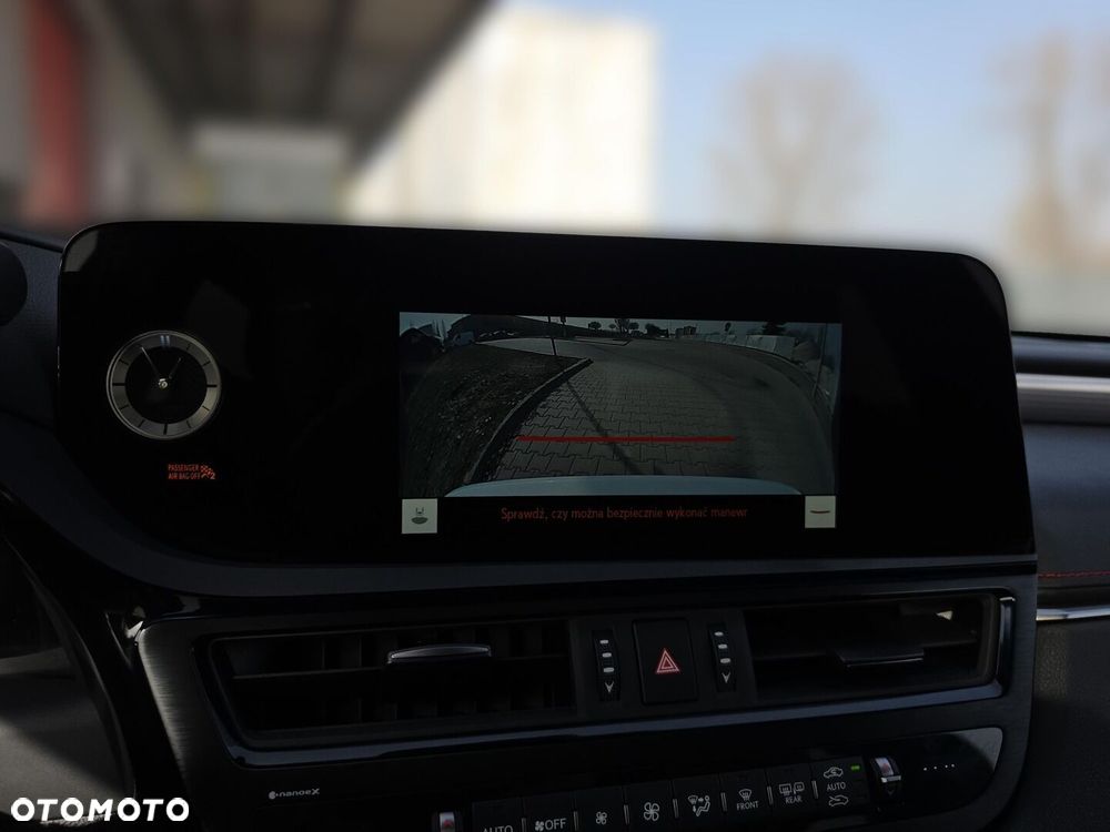 Lexus ES 300h F Sport Edition - 20