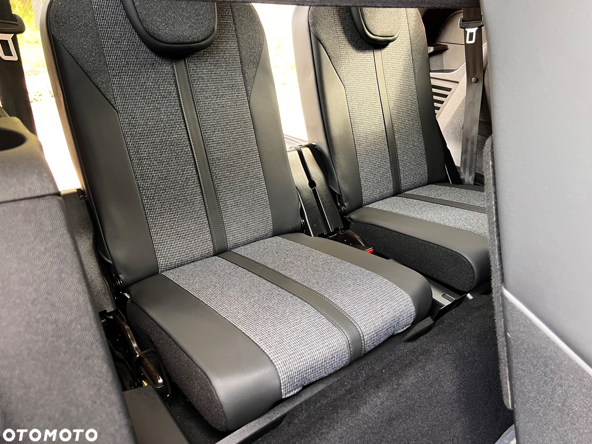 Peugeot 5008 1.5 BlueHDI Allure S&S EAT8 - 25