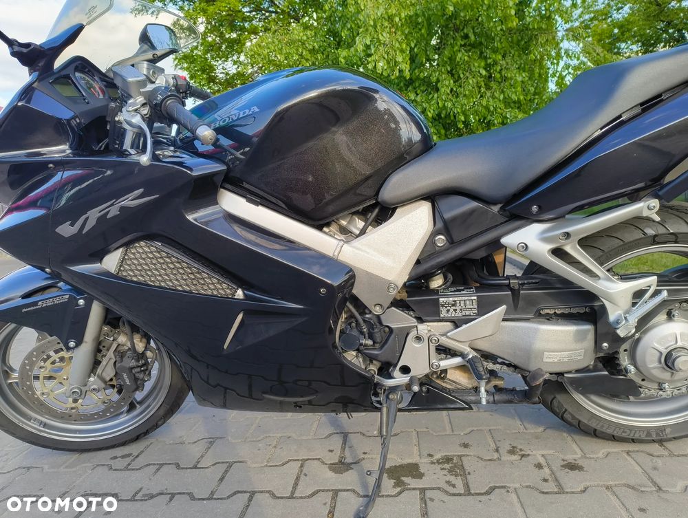 Honda VFR - 6