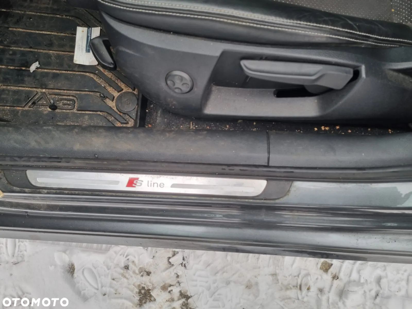 Listwy wewnętrzne progowe Audi A4 B9 Kombi S Line komplet - 1