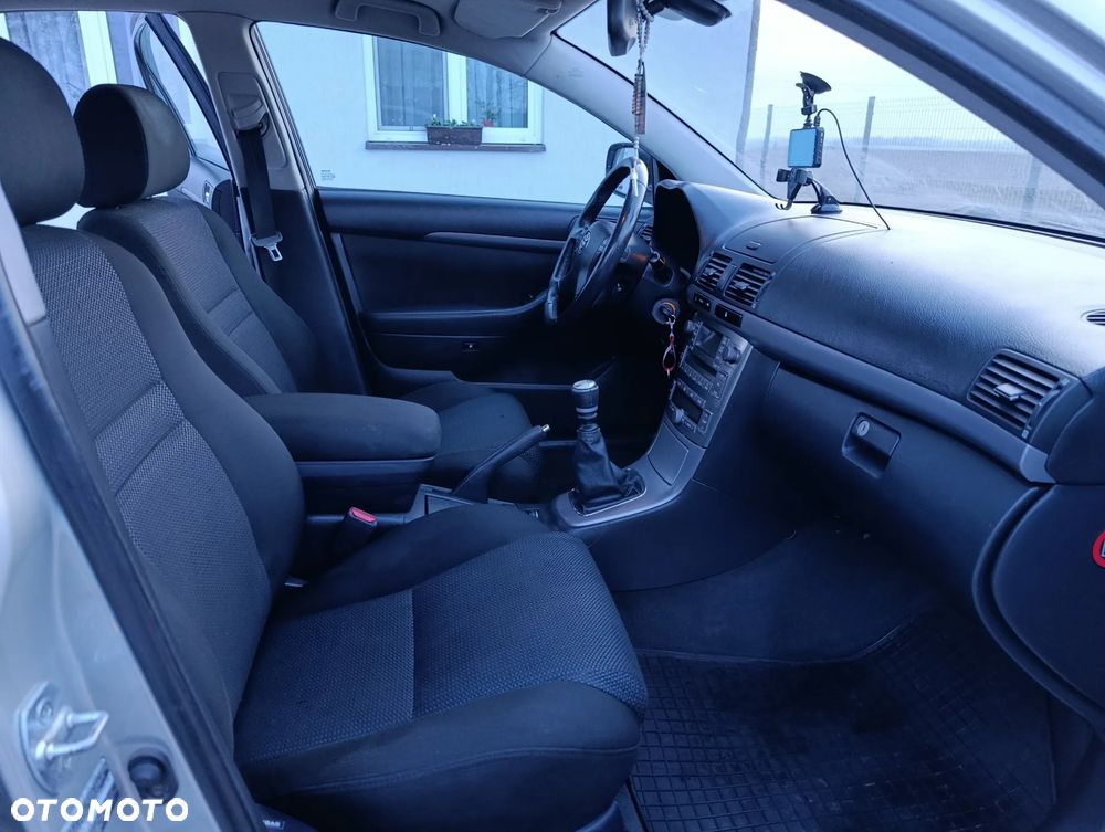 Toyota Avensis 2.0 D-4D Sol - 17