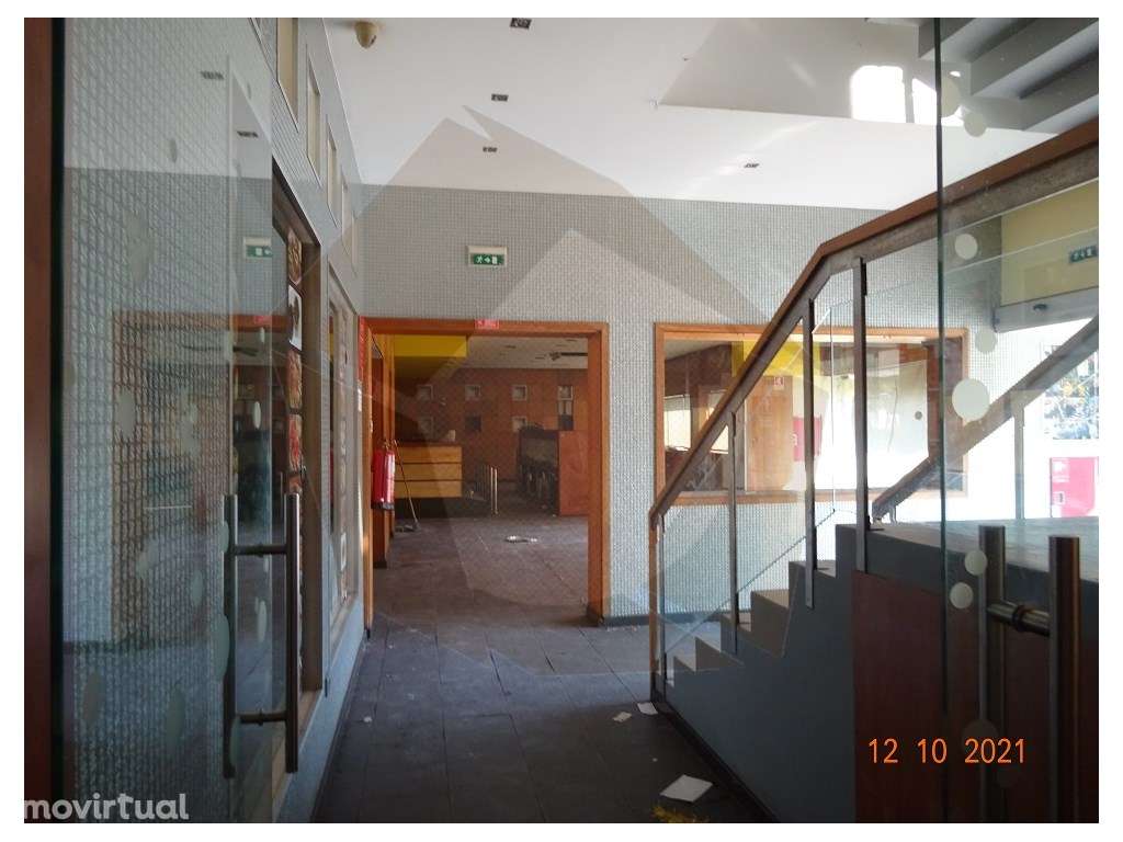 Restauração / Comércio -Parque Comercial Chiolo Maia - Grande imagem: 2/18