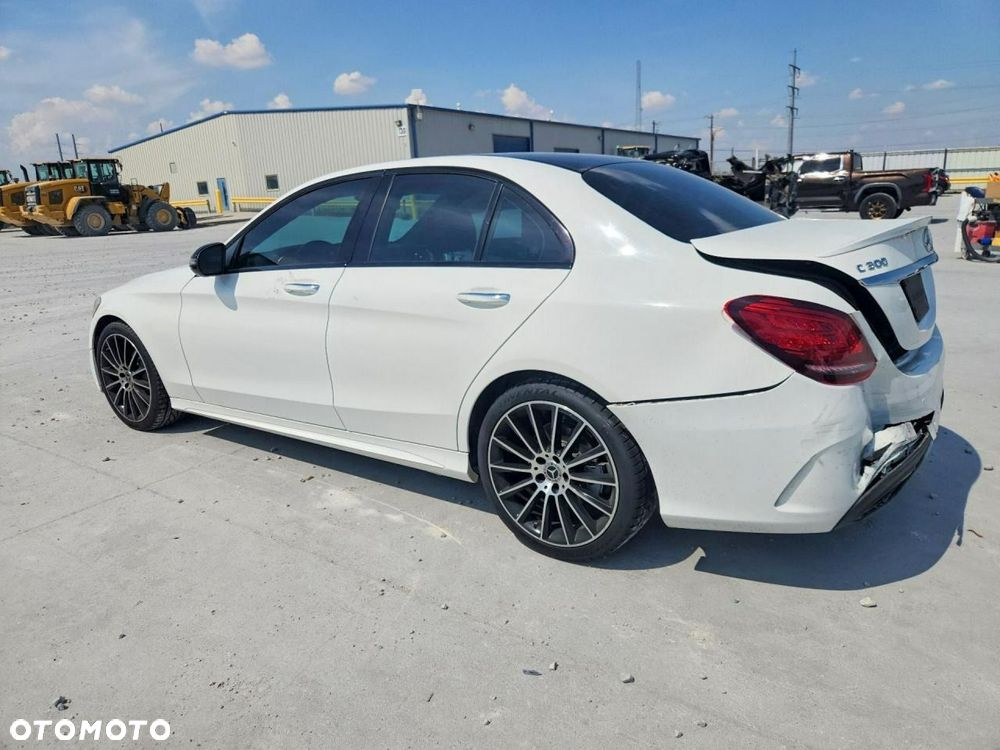 Mercedes-Benz Klasa C 300 9G-TRONIC AMG Line - 5